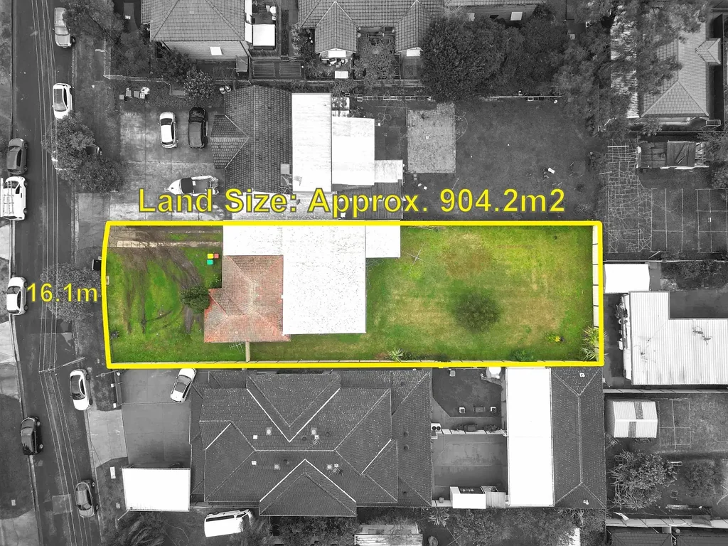 Bankstown 4Habitaciones Endless Potential - 904sqm Lot with 16.1m Frontage Prime Bankstown Location