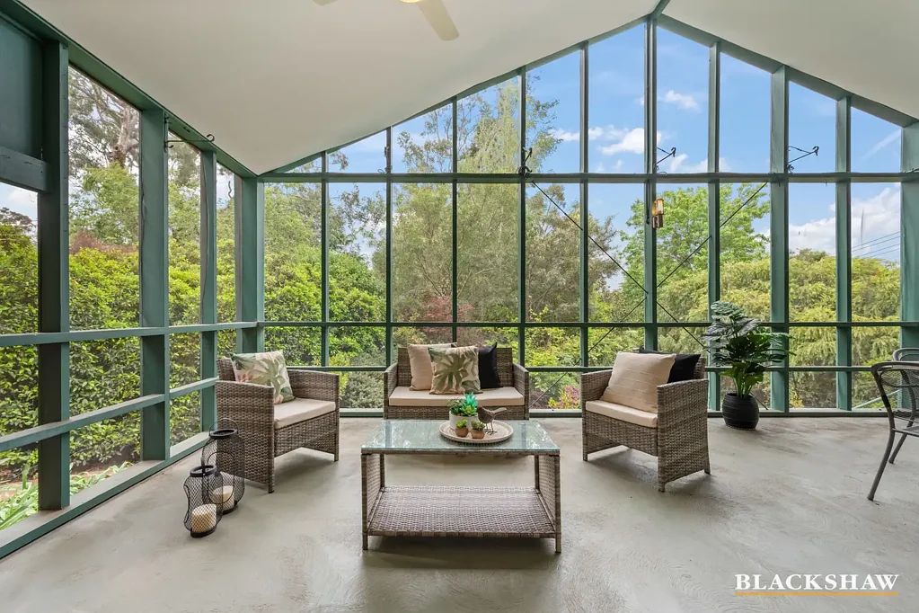 O'Connor 5 Slaapkamer Lomandra Street, O'Connor A Private, Tranquil Family Haven in a Coveted Locale