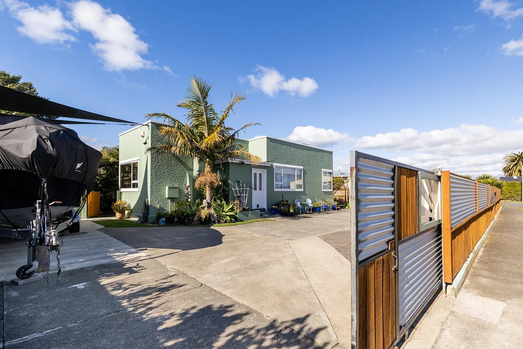 Marewa 2 Bedroom Solar, Double Glazing, 909sqm, Art Deco Charm