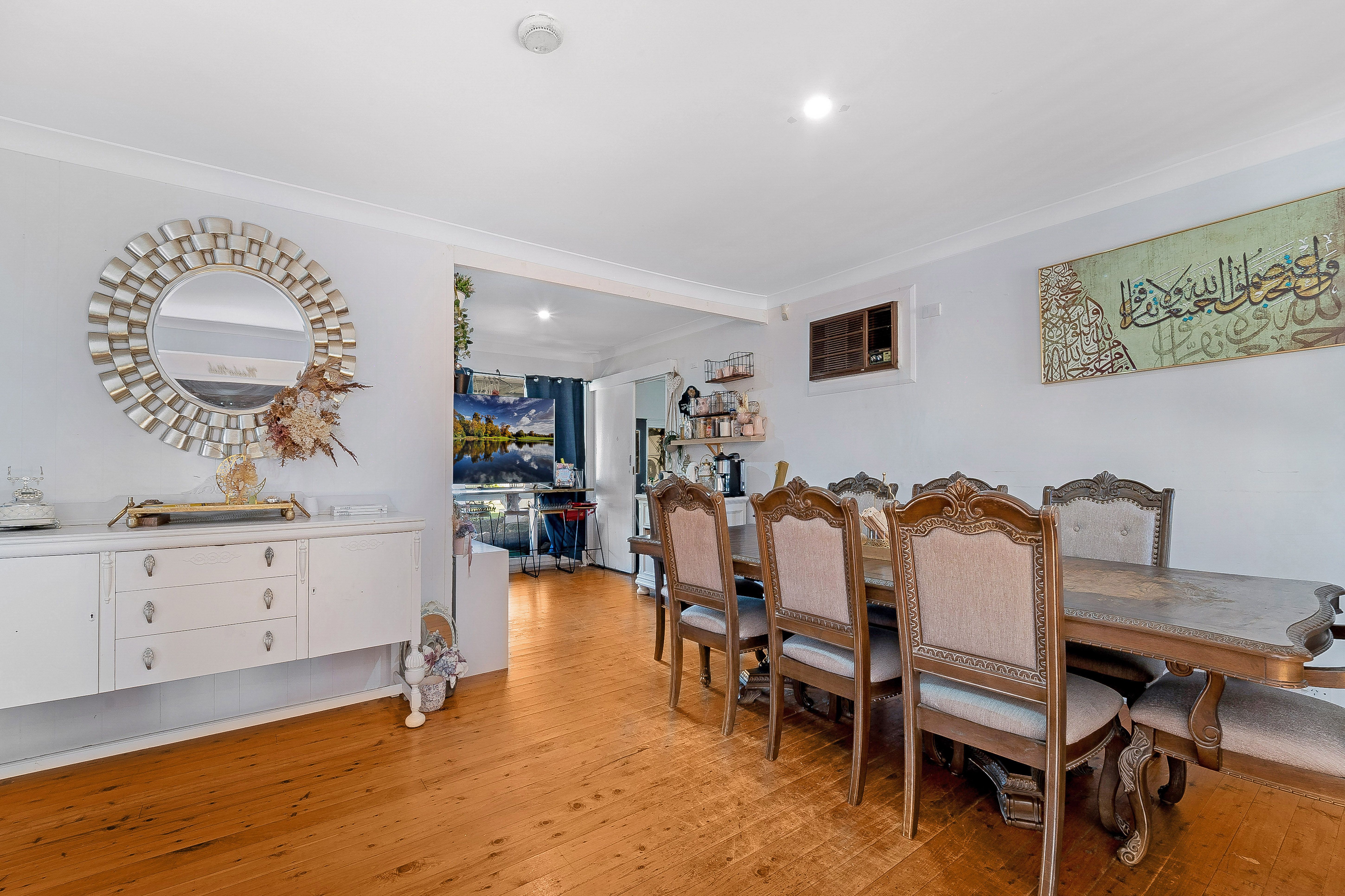 9 KURRAJONG AV, GEORGES HALL NSW 2198, 0房, 0浴, House