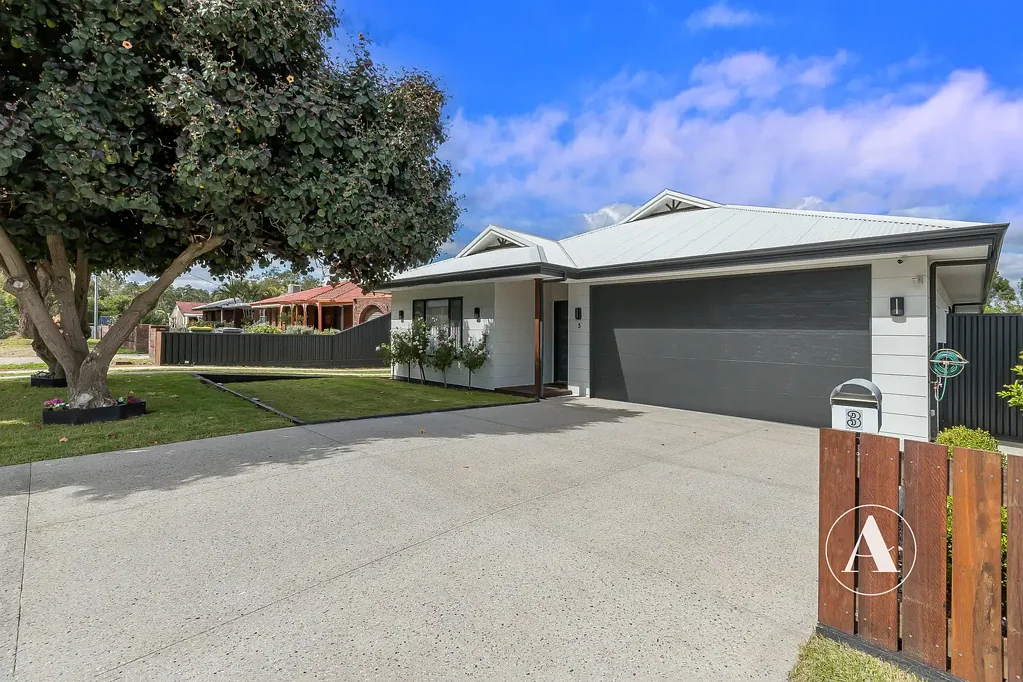 Thornlie 4ห้องนอน A High-End Home with a Versatile Studio Space!