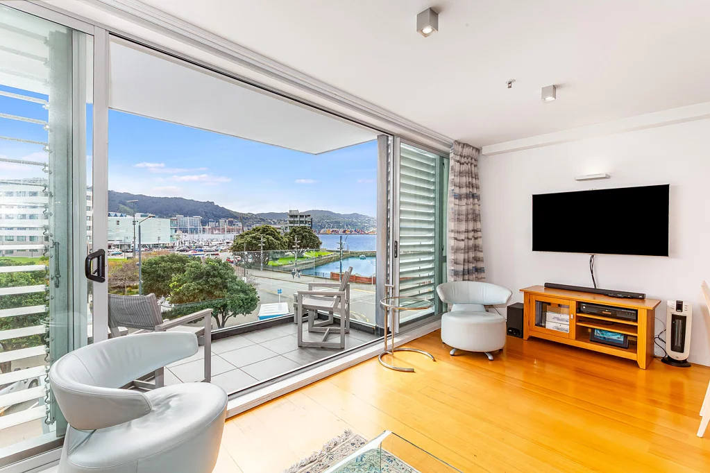 Oriental Bay 3chambre PRICE REDUCED - STUNNING CITY-END ORIENTAL BAY APARTMENT.