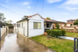 98 CHISWICK RD, Greenacre