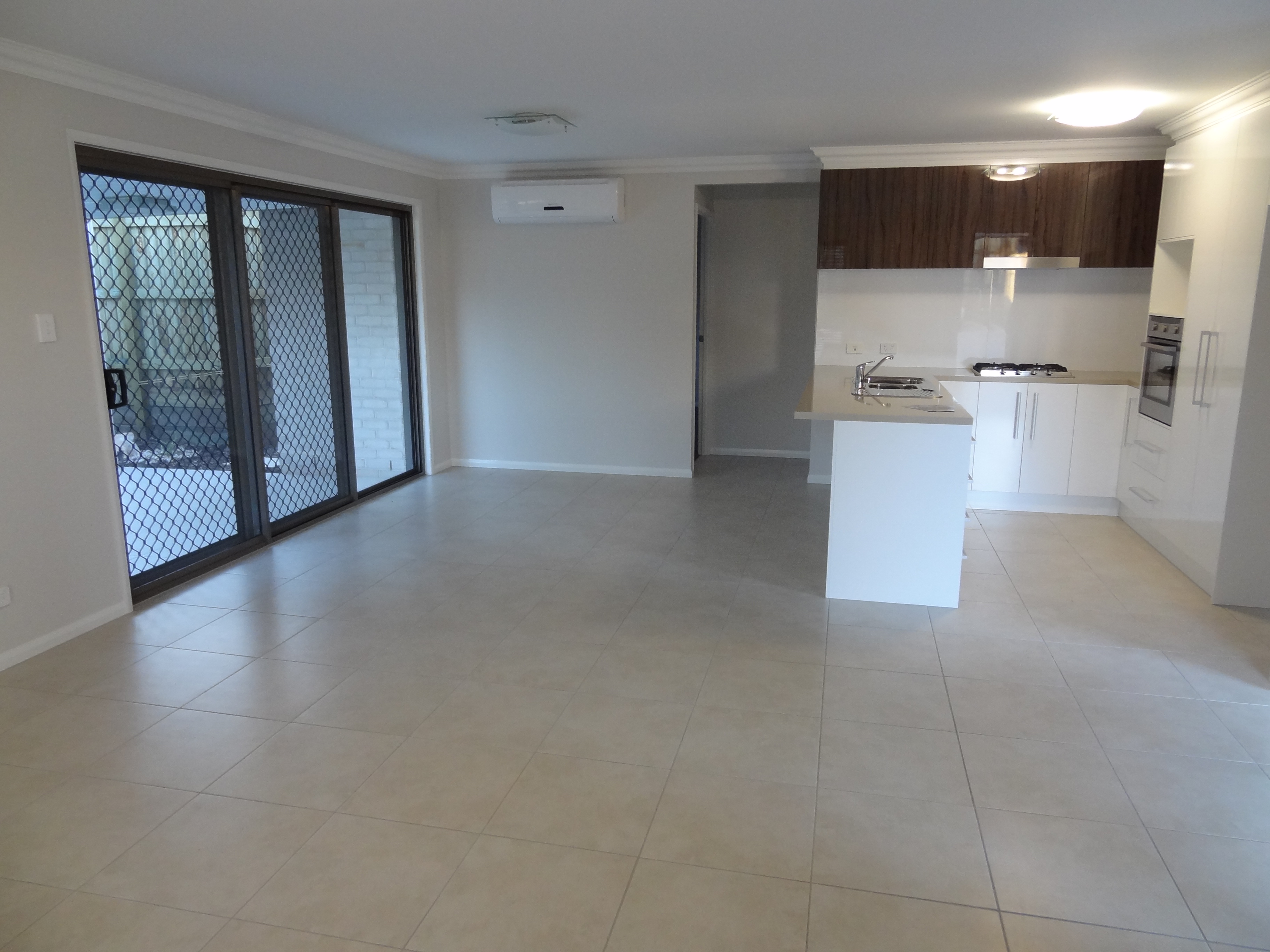 UNIT 8 77 BOUGANVILLEA DR, MIDDLE RIDGE QLD 4350, 0 Schlafzimmer, 0 Badezimmer, Unit