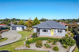 38 Charles Street, Weston