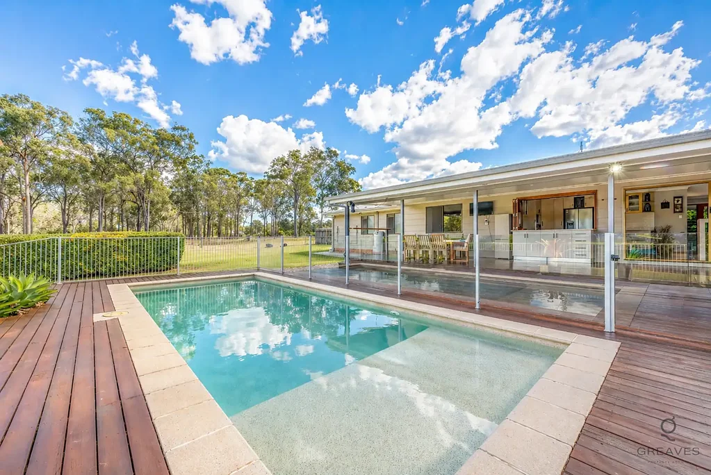 Branyan 5ห้องนอน 5 acres. Pool. Dual living. Big shed. Subdivision potential (STCA).