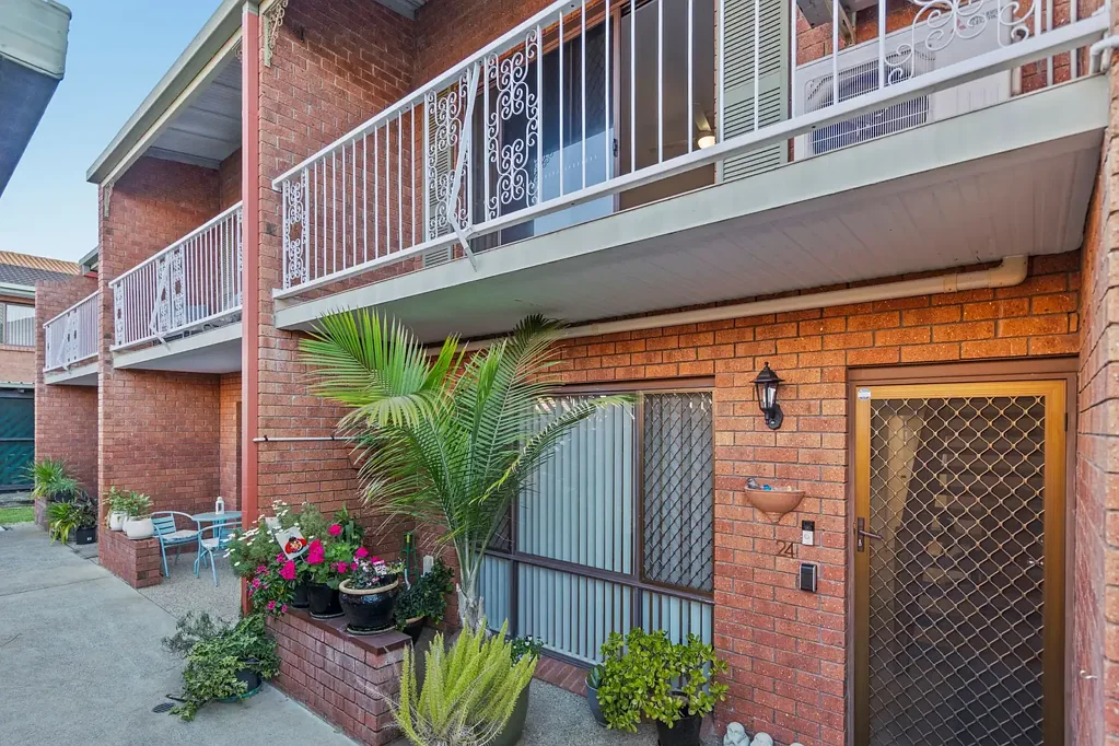 Townhouse with private courtyard