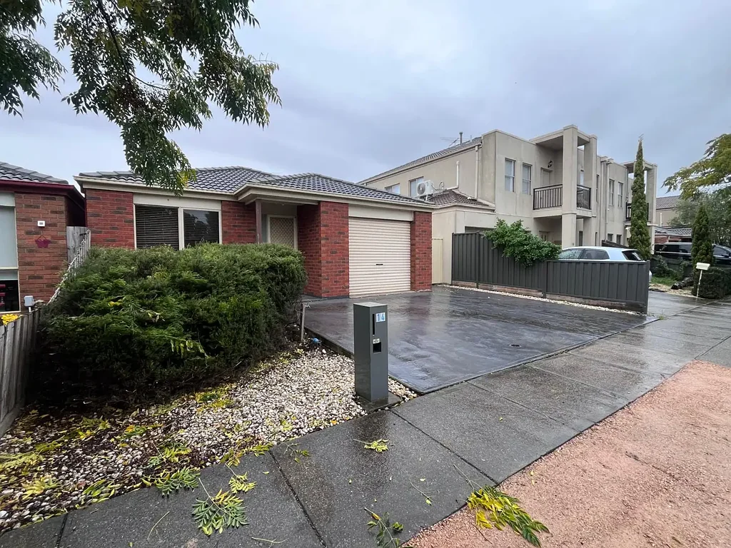 Comfortable Family Living with Spacious Interiors and Low-Maintenance Outdoor Appeal