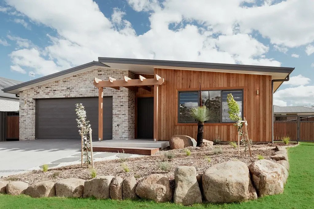 Burrill Lake 4 Bedroom Architectural Elegance Meets Coastal Charm