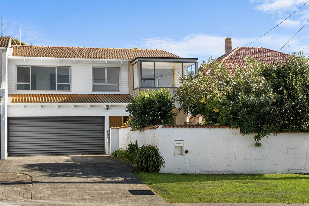 Mairangi Bay 3Moenga Coastal Do-Up Opportunity - Must Be Sold