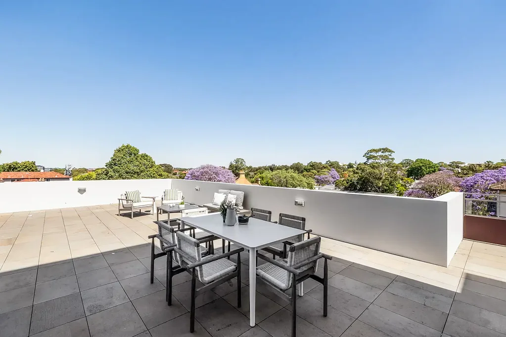 Newtown 3房 时尚公寓设计 中央空调木地板 Miele集成电器 宽敞露台 King街餐饮近 Luxe apartment with oversized entertainer's terrace