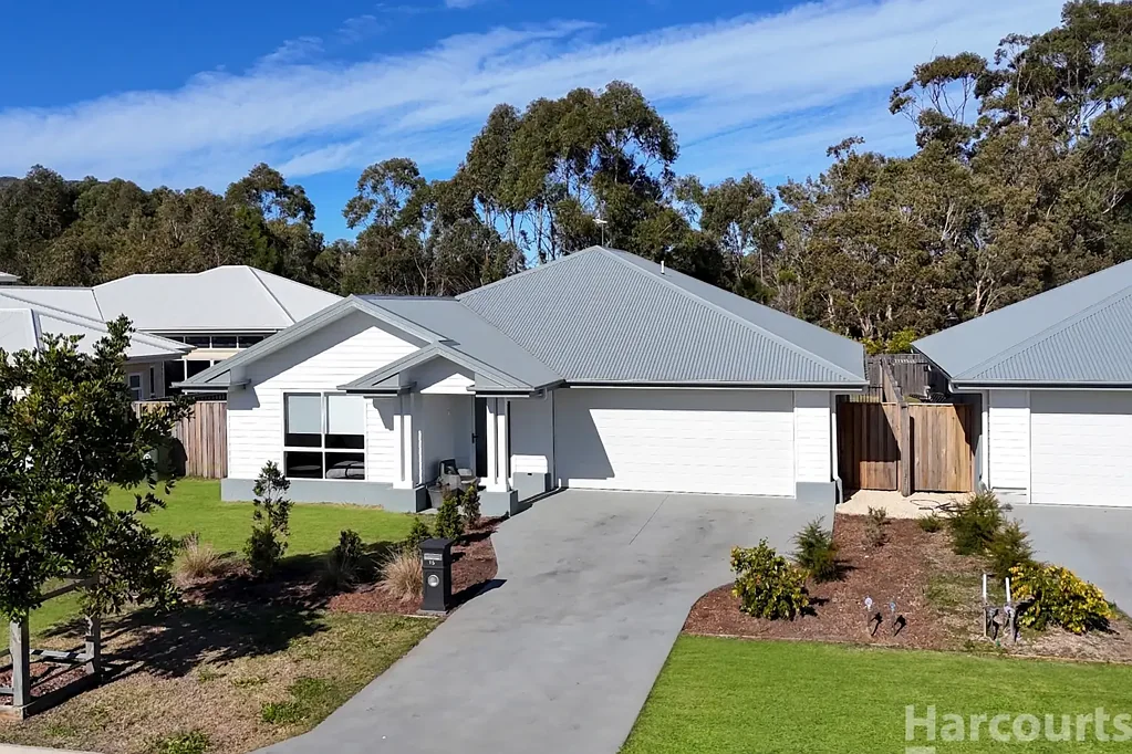 South West Rocks 4 Bedroom Modern Coastal Living