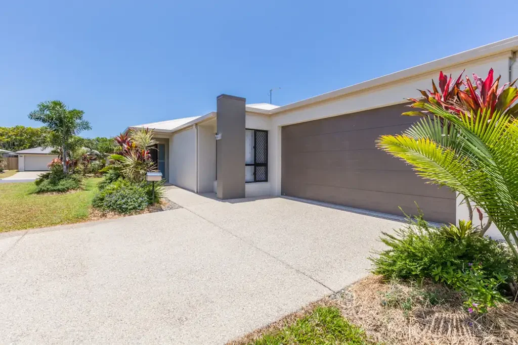 ENVIABLE CORNER BLOCK HOME IN NORTHPOINT