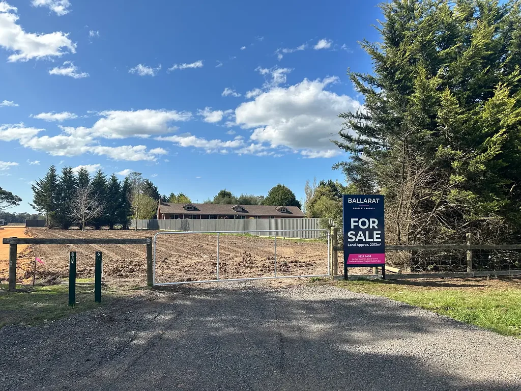 Cardigan  Create an Exceptional Lifestyle in a Highly Sought After Location - TITLED READY TO START BUILDING