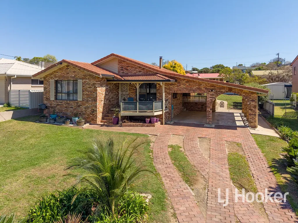 Inverell 3બેડરૂમ Quality Brick Home with Character Features