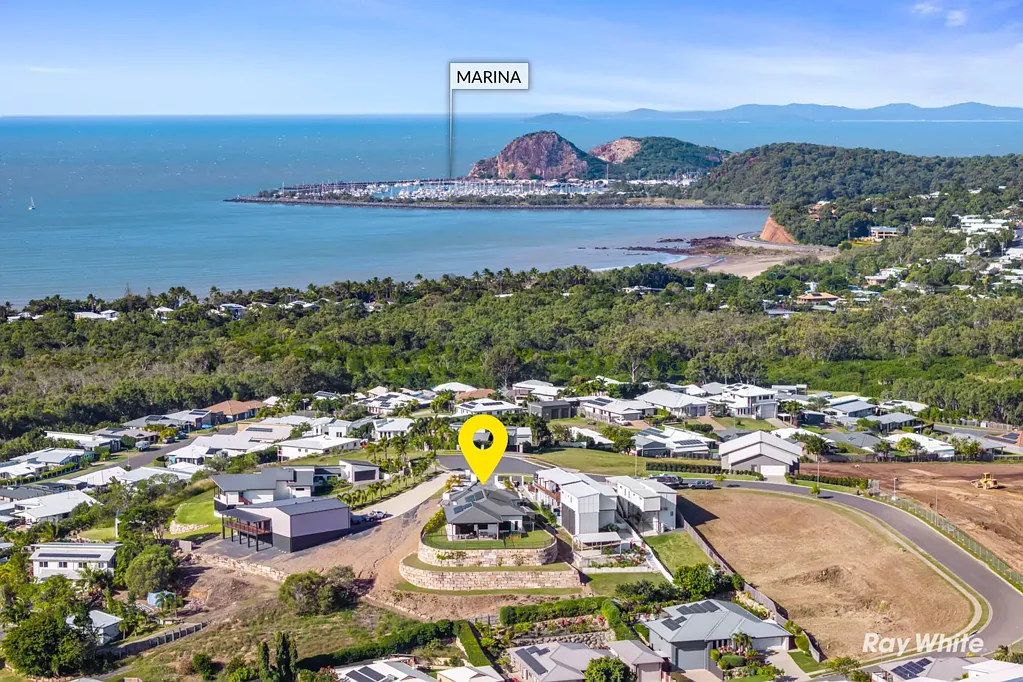 Lammermoor 4Kwarto Prestige Lammermoor Living: Stunning North-Facing Expansive Residence with Ocean Views
