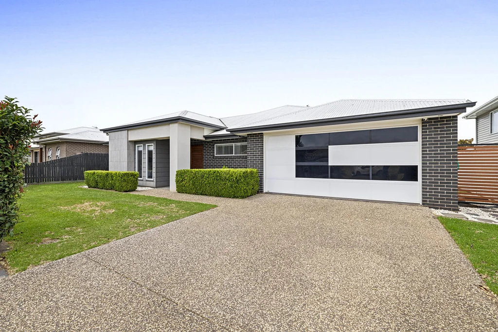 Kearneys Spring 3Habitaciones Spacious Home with Multiple Living Zones & Premium Finishes
