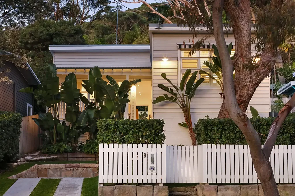 Avalon Beach 4Moenga Picture-perfect North Avalon retreat