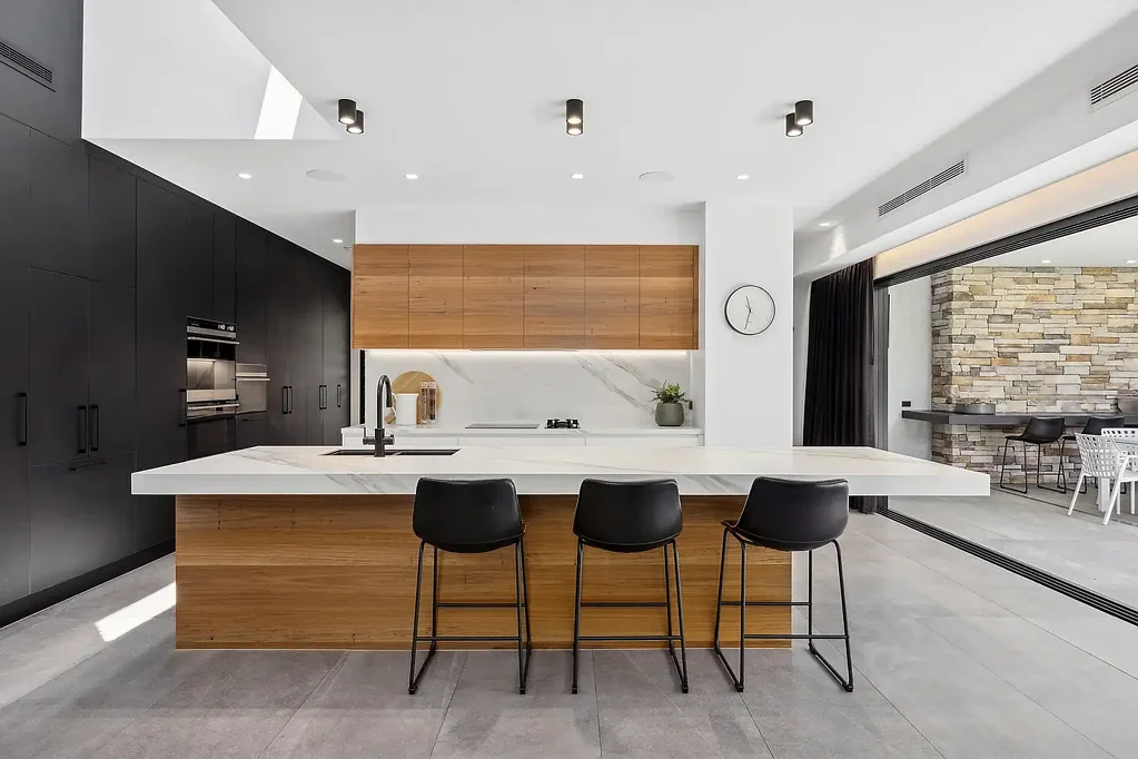 Toowoon Bay 4ห้องนอน Architecturally designed home blending luxury, comfort and beachside ease
