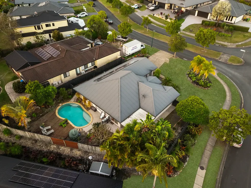 Pacific Pines 4房  MUST BE SOLD!! CORNER BLOCK, UNLIMITED POTENTIAL
