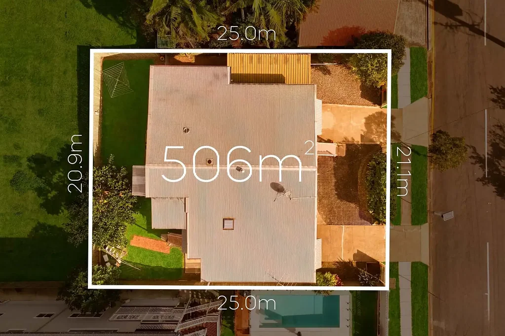 Indooroopilly 7ਬੈੱਡਰੂਮ Versatile Dual Living Opportunity with Lifestyle Convenience