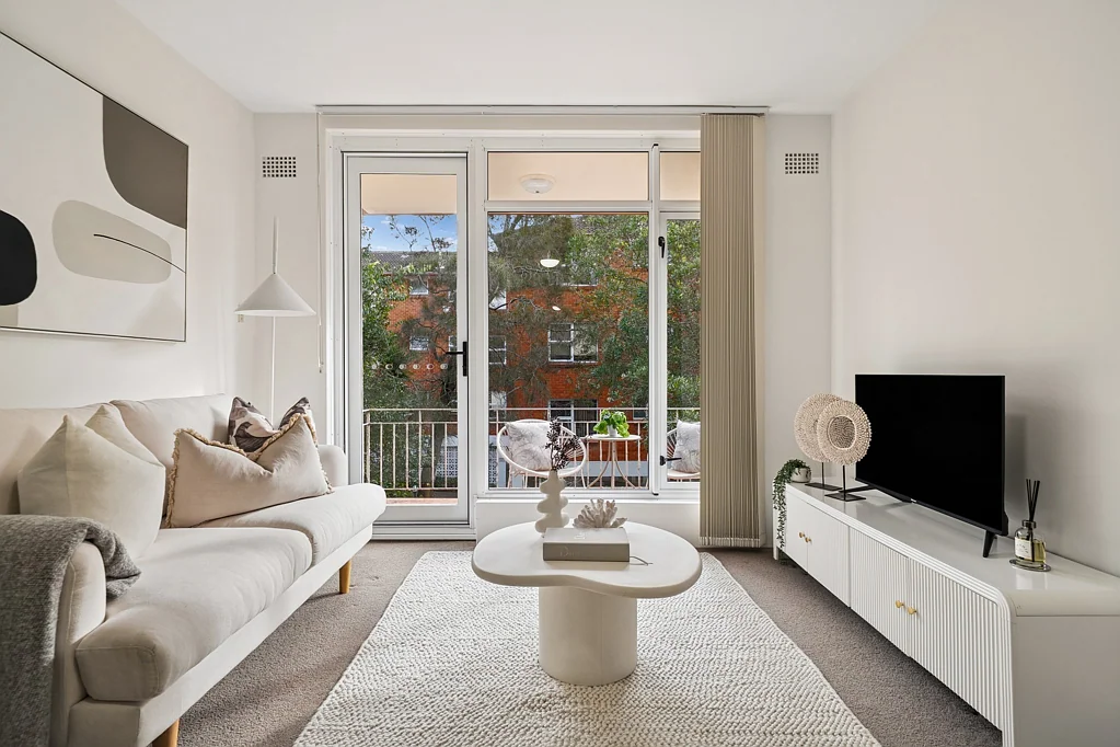 Crows Nest 1房 全新装修的公寓，享有绿意盎然的景致，位于 Crows Nest 黄金地段 Freshly Updated Apartment with Leafy Outlook in a Prime Crows Nest Setting