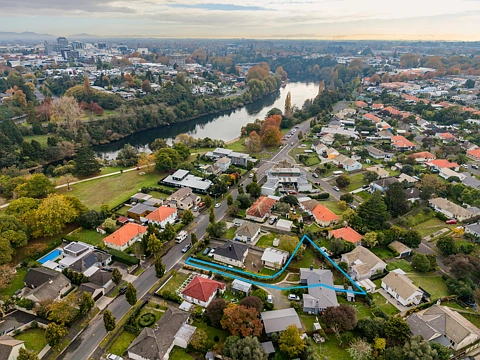 Hamilton East 3房  Live by the river, love the location