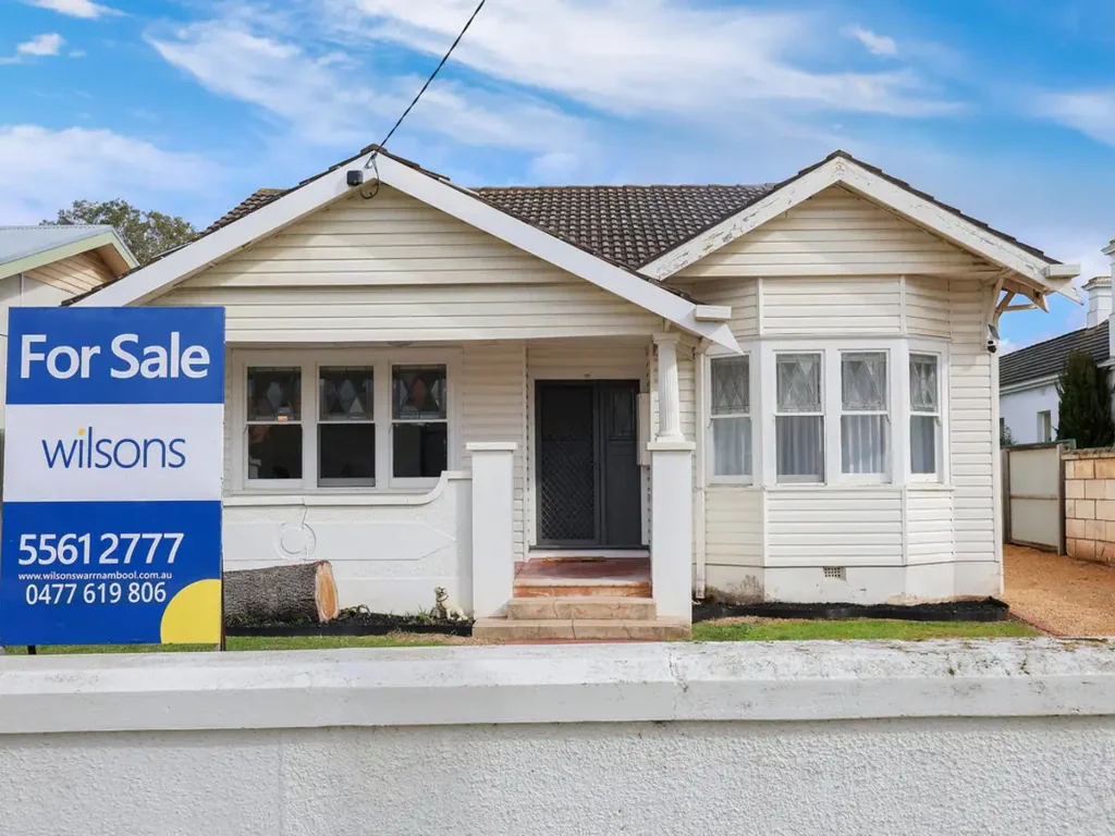 Warrnambool 2房  PRIME CANTERBURY ROAD WITH LARGE BLOCK