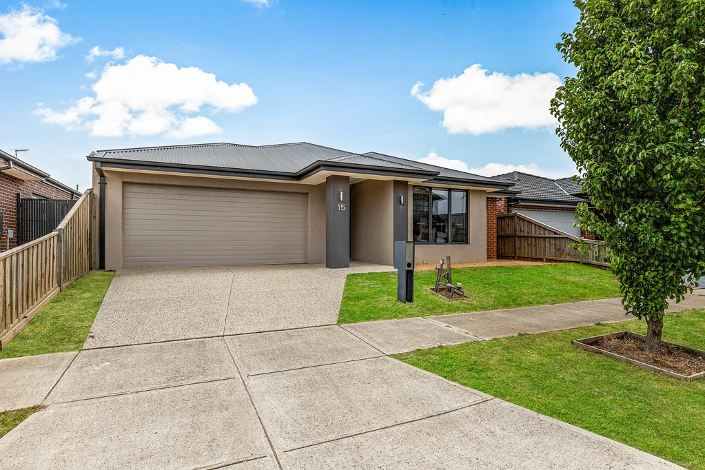 15 Ainsworth Crescent, Diggers Rest, VIC 3427