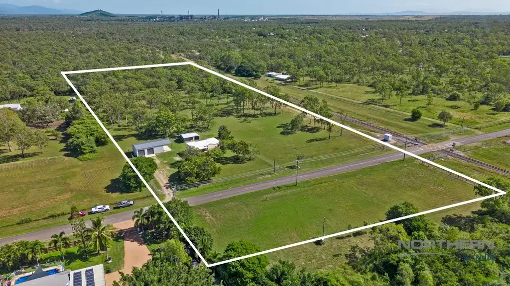 Black River 3कमरा Acreage Lifestyle with Great Shed