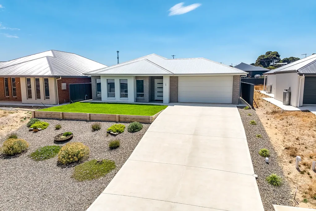 5 Tyro Parade, Hindmarsh Island, SA 5214