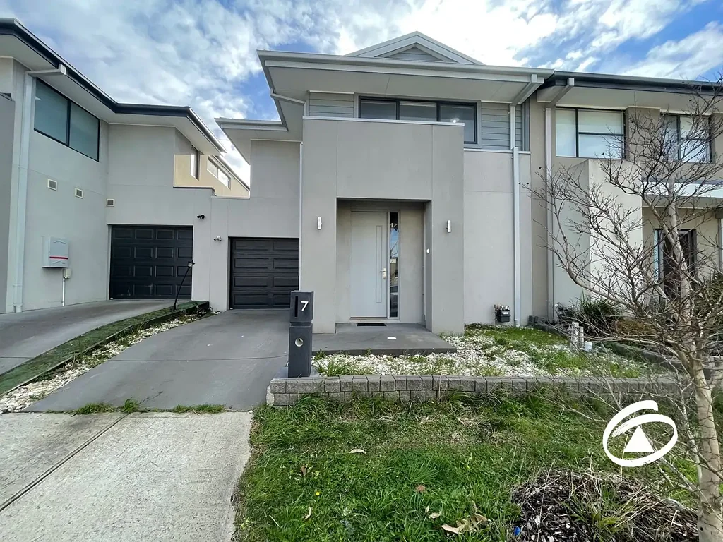 MODERN HOME AND GREAT LOCATION