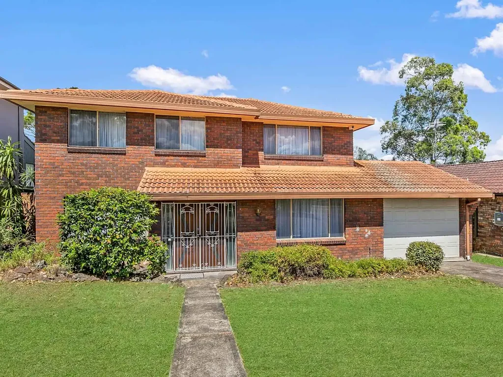 Spacious 4 Bedroom Double Storey Family Home