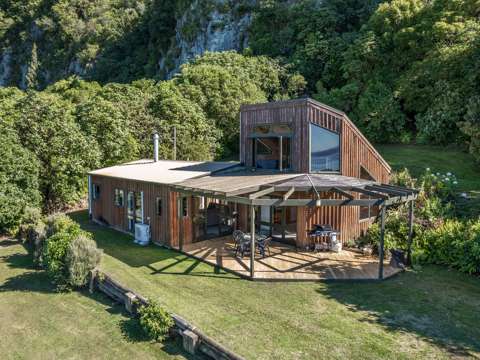 Whareroa 2房  Dreamy dual title retreat – relax & recharge