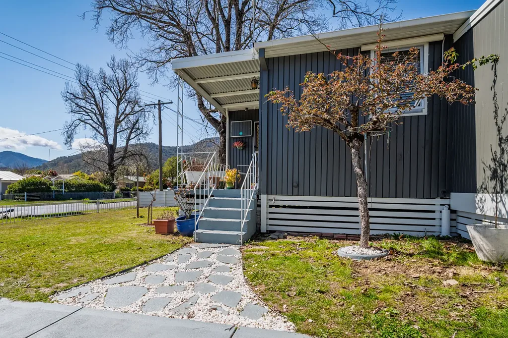 Mount Beauty 4Kwarto Fantastic home for Families, First-Time Buyers or Investors