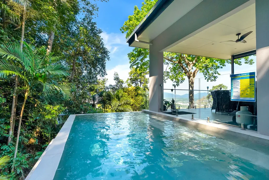 Mooroobool 4Zimmer City View Estate | Executive Tropical Retreat with Breathtaking Views