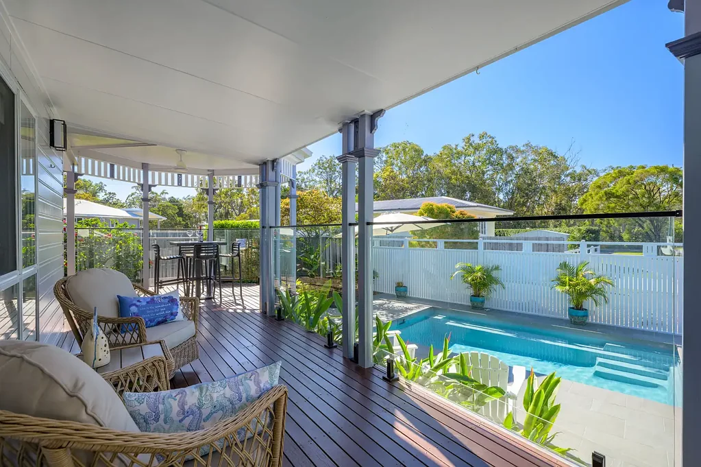 Tin Can Bay 4Kwarto Coastal Elegance Near the Waterfront!