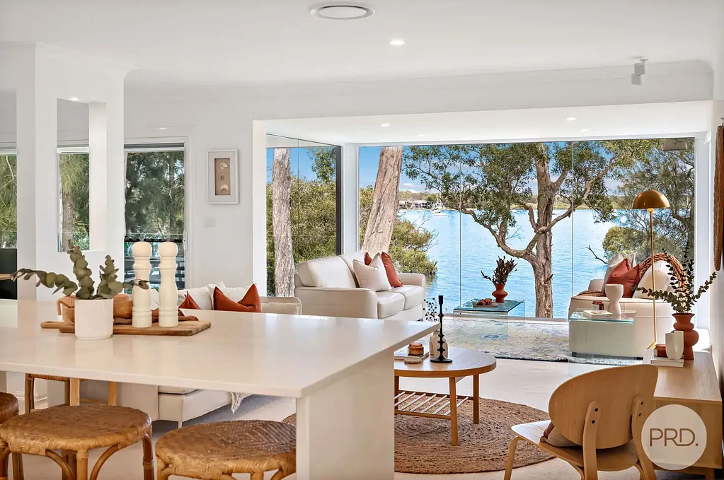 Corlette 6બેડરૂમ Waterfront Reserve Living with Space, Views & Endless Possibility
