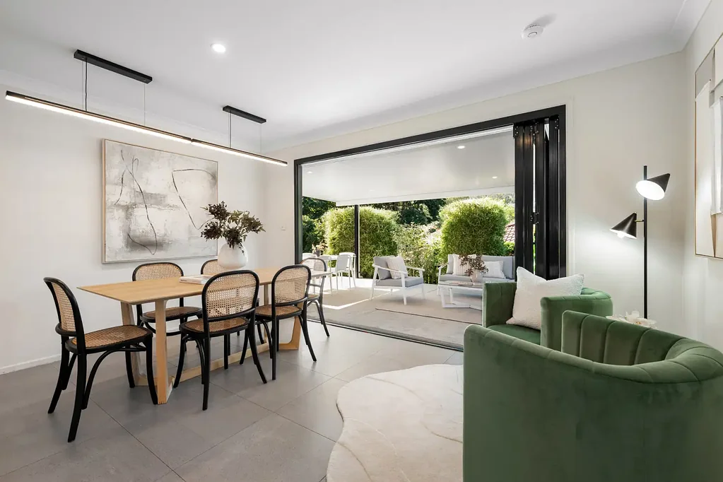 Seventeen Mile Rocks 3कमरा Private, Light-Filled Living with Seamless Indoor-Outdoor Appeal