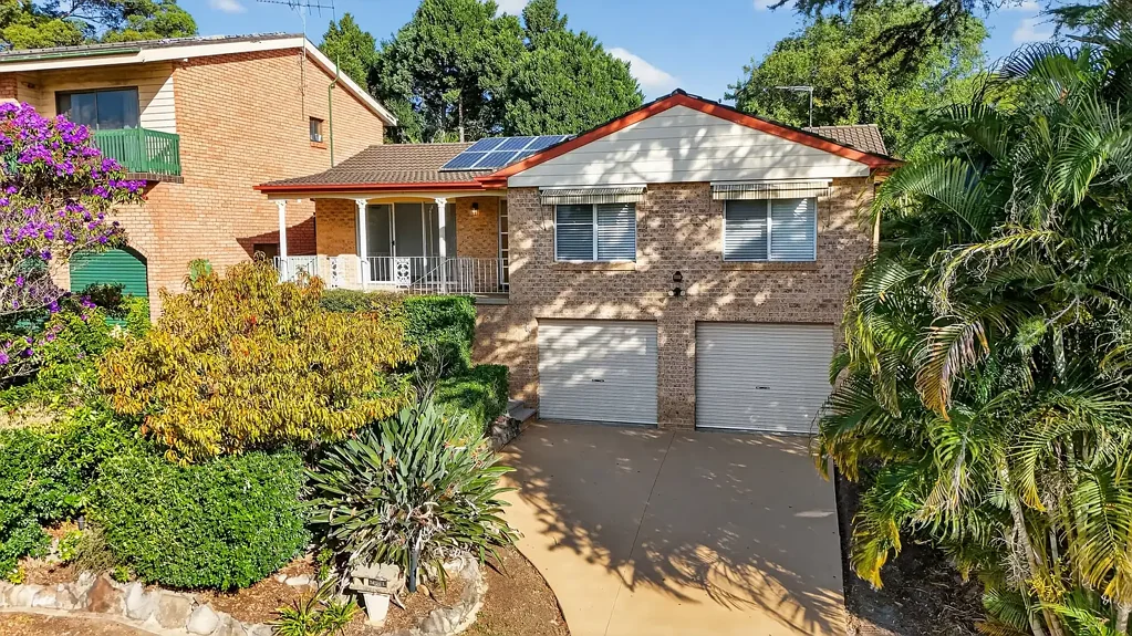 Ingleburn 4房 558平米宽地块 现代厨房电器 双车库带储物 独立工作室 靠近多所学校 邻近娱乐设施 DEPOSIT TAKEN - OPEN HOME CANCELLED!