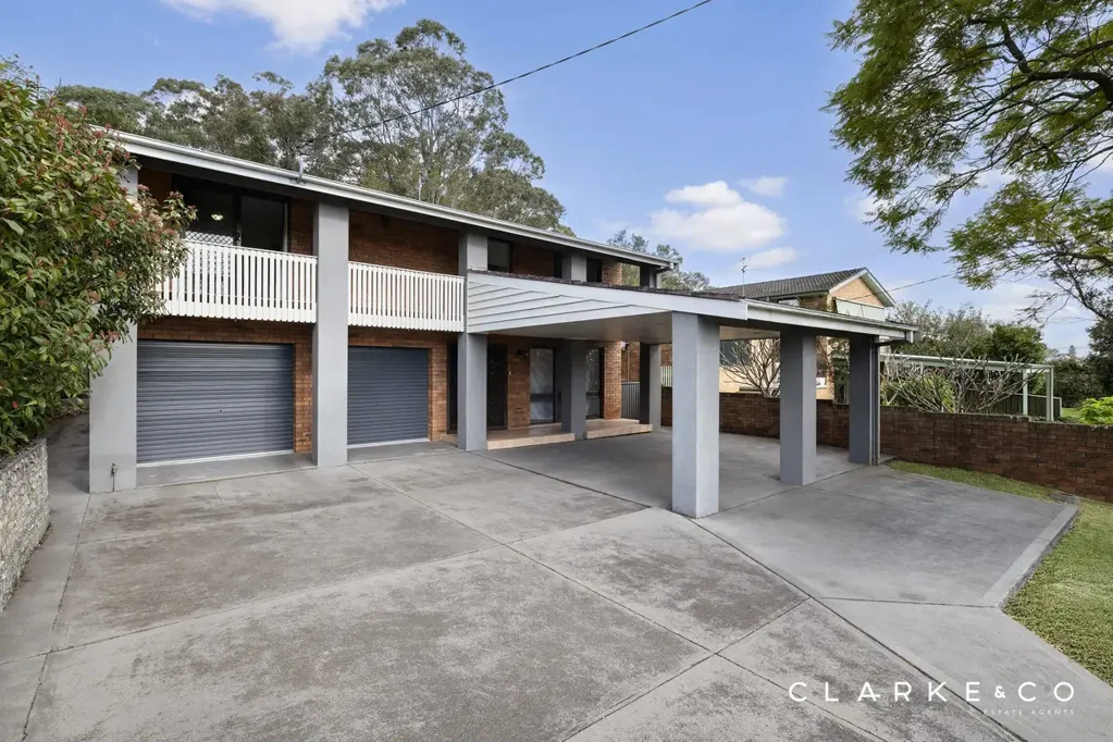 East Maitland 4房  A GENEROUS FAMILY HAVEN WITH EXCEPTIONAL PARKSIDE APPEAL!