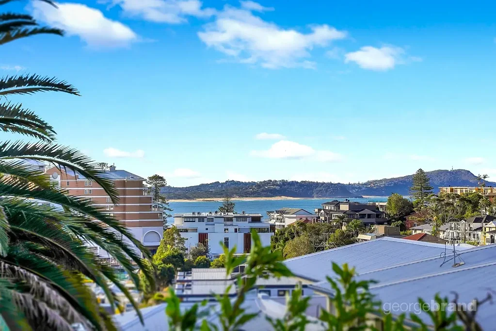 Terrigal 3ਬੈੱਡਰੂਮ Amazing Development Opportunity with Views!