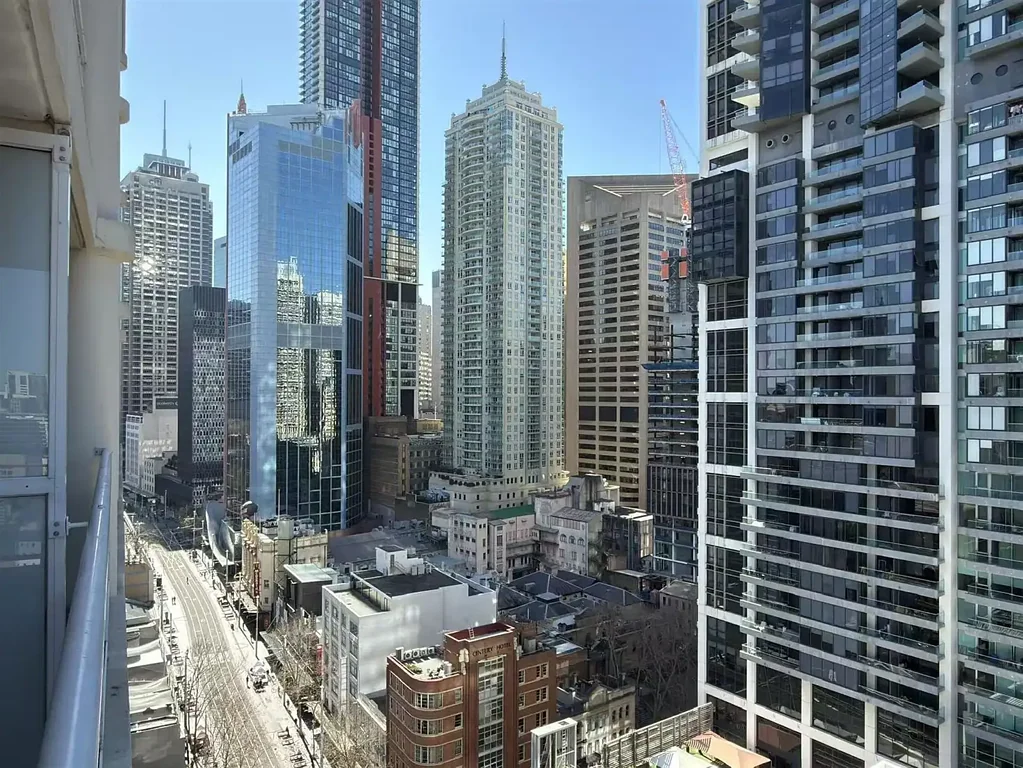 Large high floor apartment offering 3 generously sized bedrooms and 2 modern bathrooms with amazing city views-  OVER 119sqm of living space!