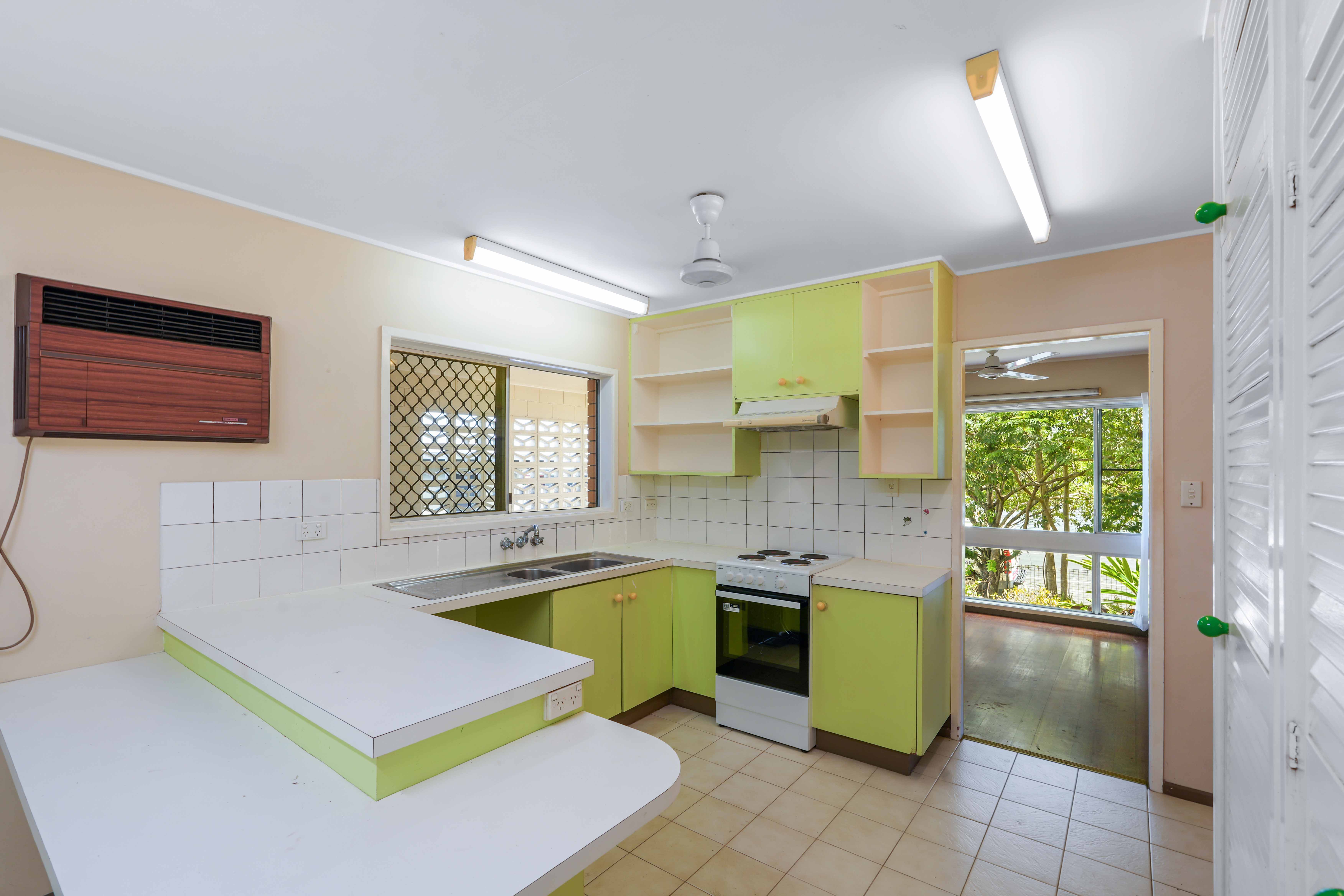 184 GREENSLOPES ST, EDGE HILL QLD 4870, 0 Kuwarto, 0 Banyo, House