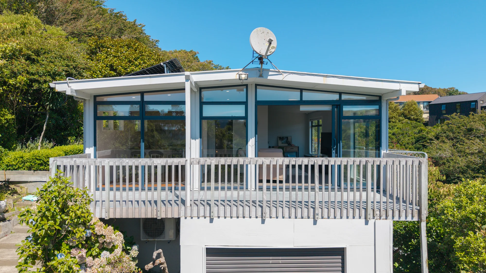 Churton Park 4Moenga Modernised Three Bedroom + Rumpus