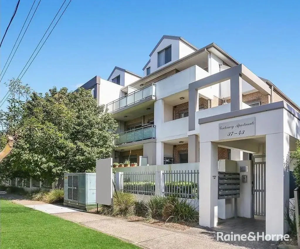 1 Bedroom Apartment in the heart of Homebush West -