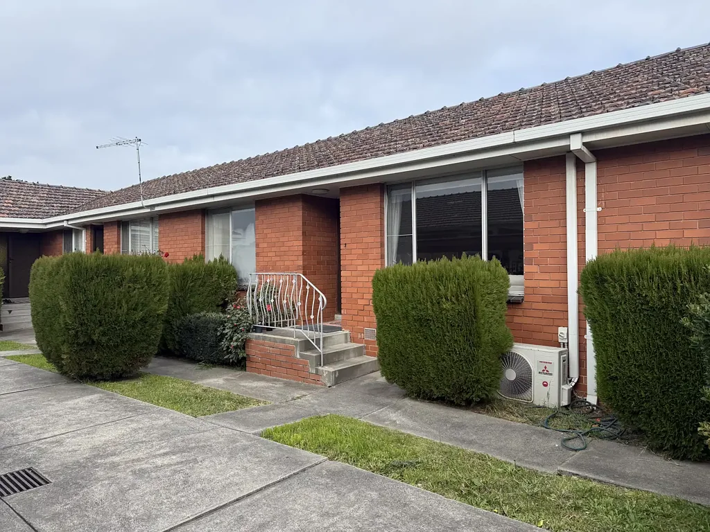 'Comfortable 2-Bedroom Unit' - For Lease