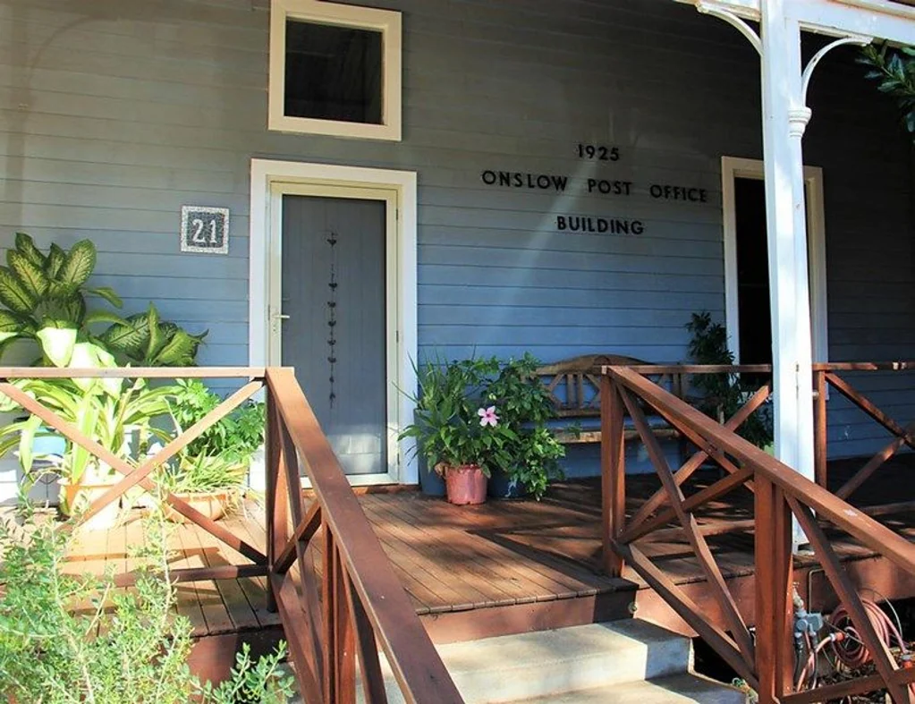 Onslow 2 Bedroom THE HISTORIC ONSLOW POST OFFICE ON A CENTRAL CORNER BLOCK