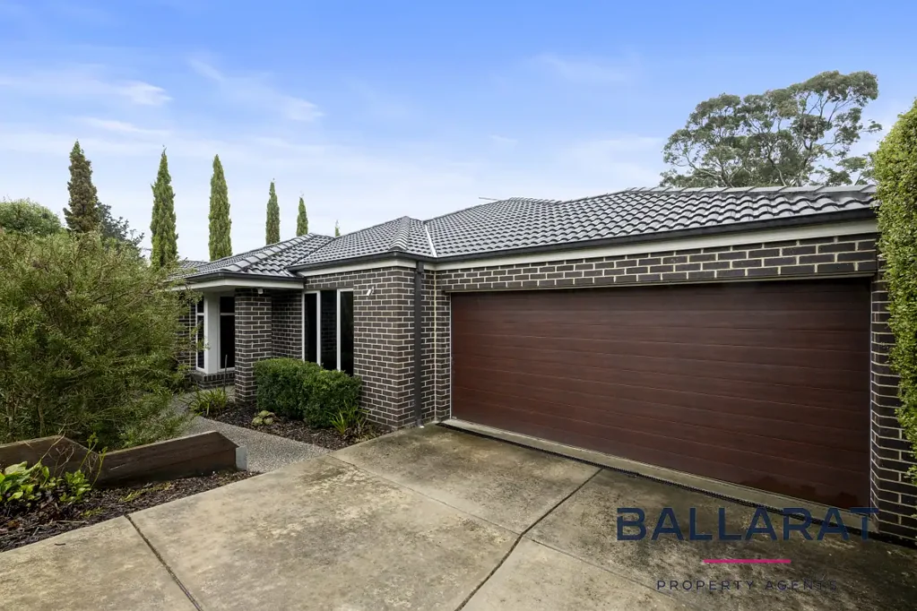Mount Clear 4Moenga More Than Meets the Eye – Spacious Family Living in a Prime Location