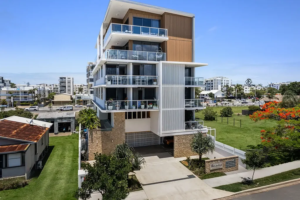 Mooloolaba 2 Bedroom So close to Mooloolaba Beach!